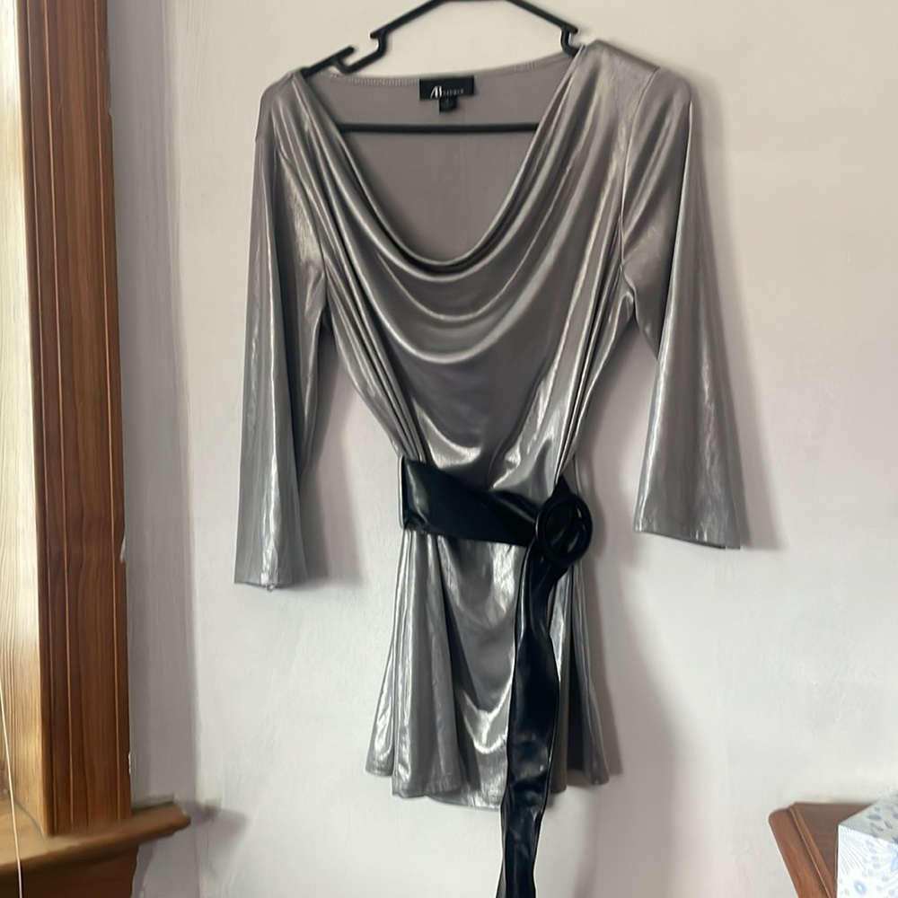 Medium silver belted top